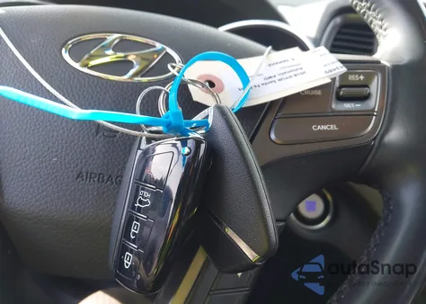 2018 Hyundai Santa Fe Sport 2.4L из США, поврежденный, VIN 5NMZUDLB1JH058183